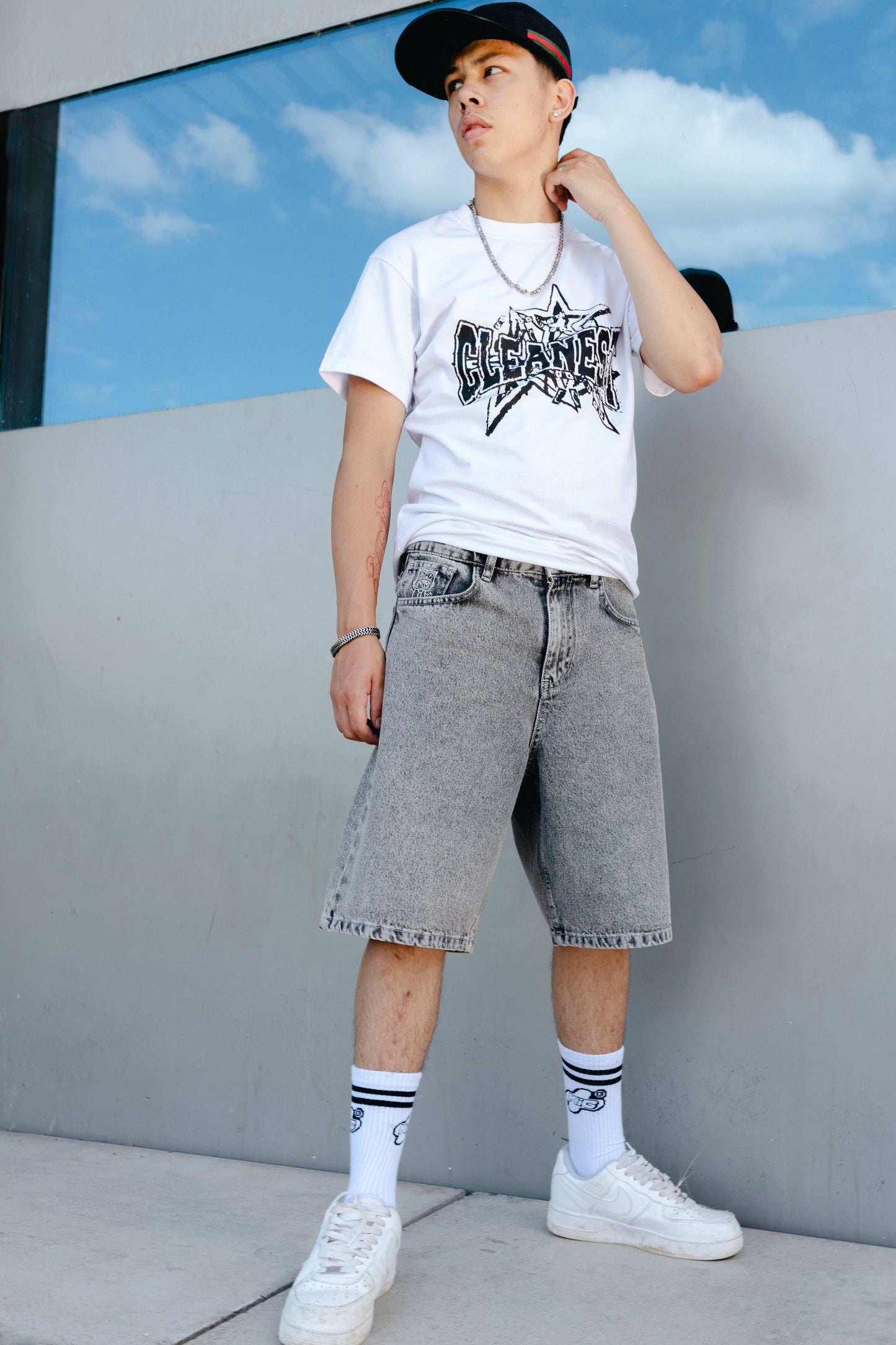 KEEP IT CLEAN - LOOSE SHORT - SILVER