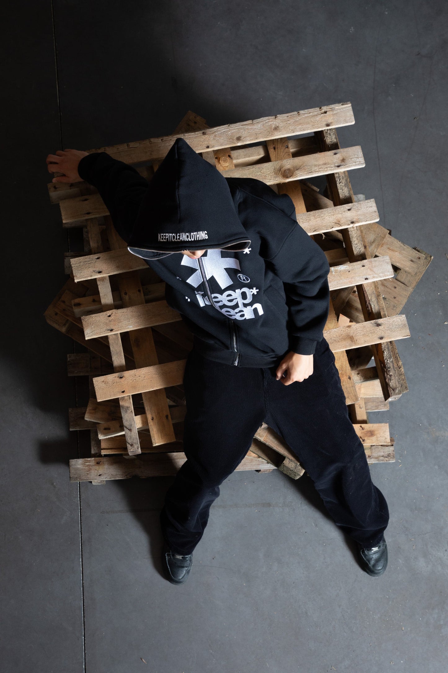 KEEP IT CLEAN - OPIUM FULL ZIPPER HOOD - BLACK/WHITE