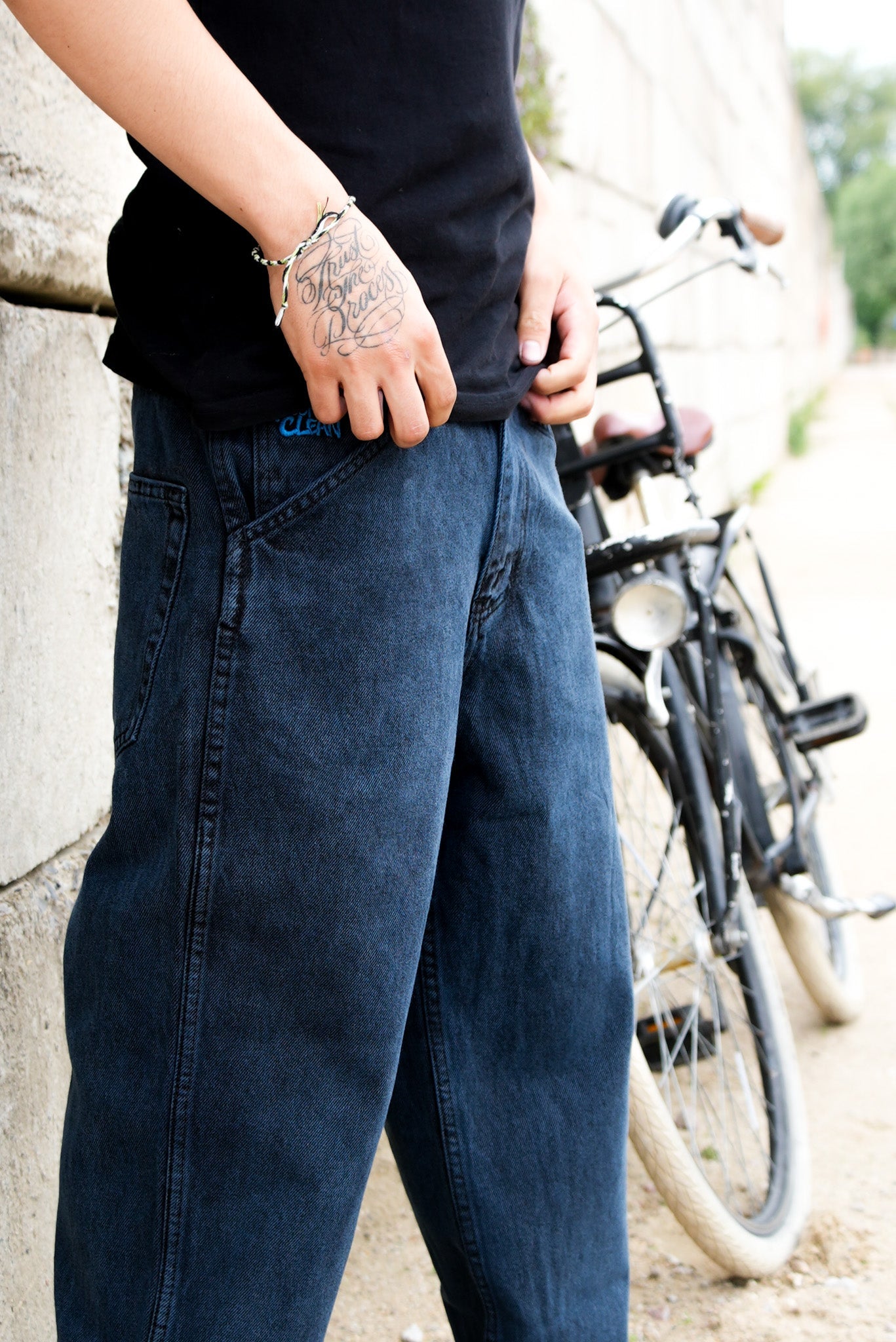 KEEP IT CLEAN - RELAXED PANTS BLACKBLUE OVERDYE