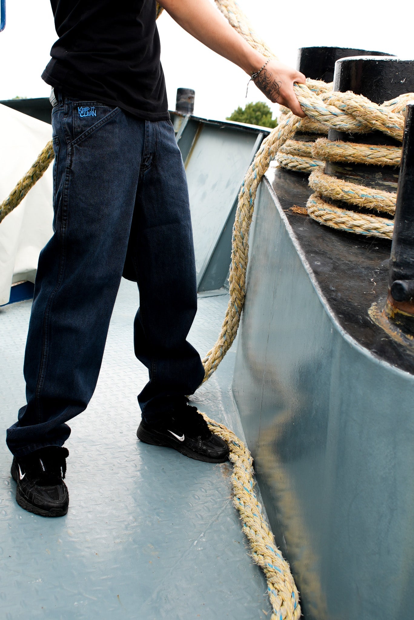 KEEP IT CLEAN - RELAXED PANTS BLACKBLUE OVERDYE