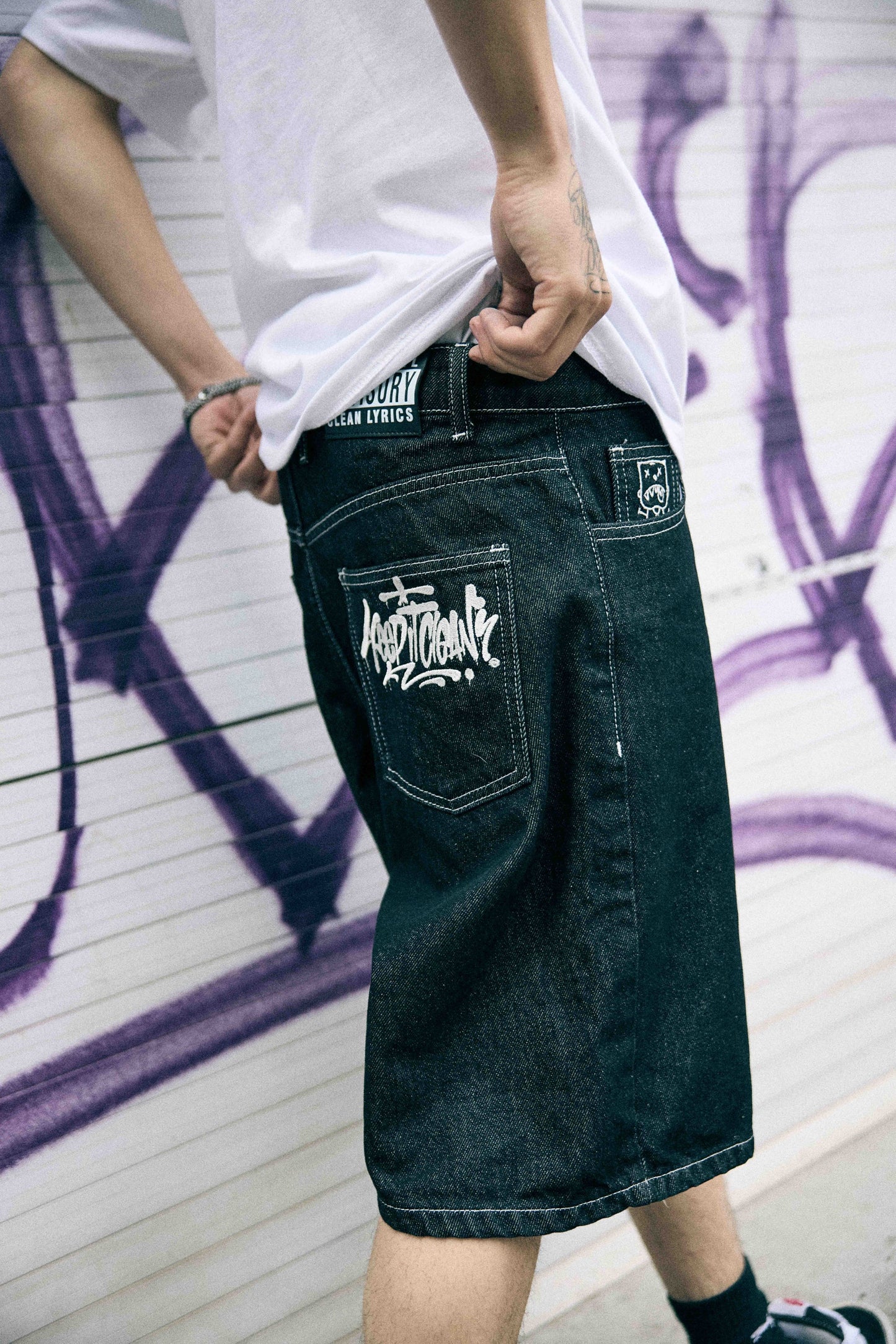 KEEP IT CLEAN - LOOSE SHORT - BLACK  GRAFFITI TAG